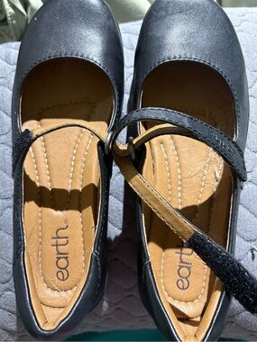Earth Black Mary Jane Flats with Tan Insole